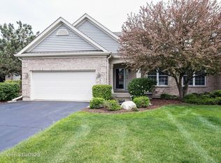 5 Juniper Ct, Lake In The Hills, IL 60156