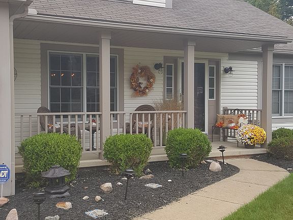 2nd image of 3019 Crown Pointe Dr