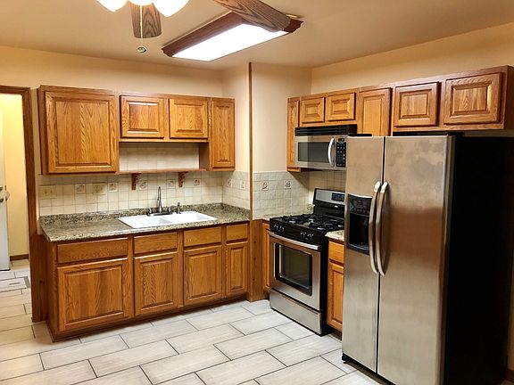 4th image of 3314 Winhaven Dr