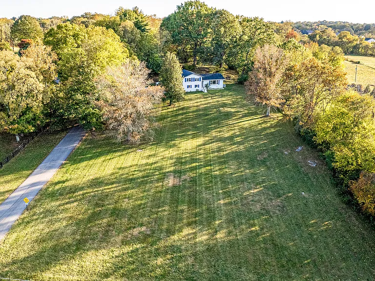 2601 Baugh Rd — Photo 24
