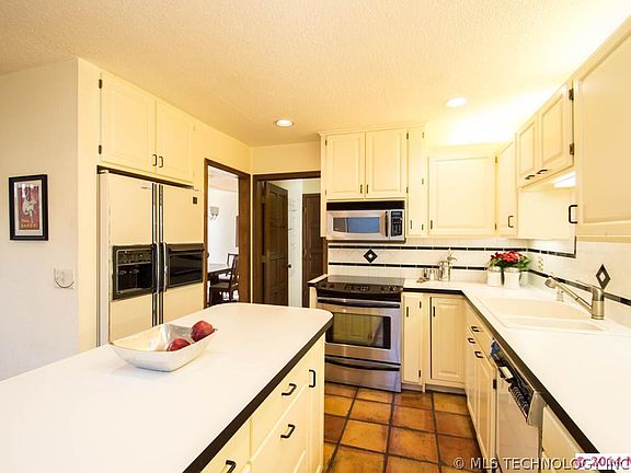 4th image of 8609 S 65th East Pl