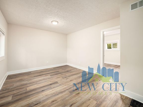 3rd image of 461 Holton Ave