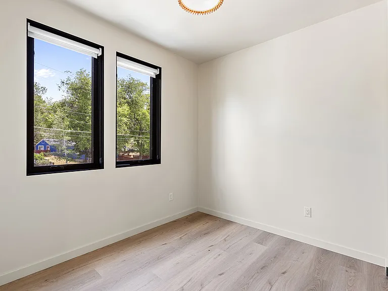 315 Riverside Blvd #3 — Photo 23