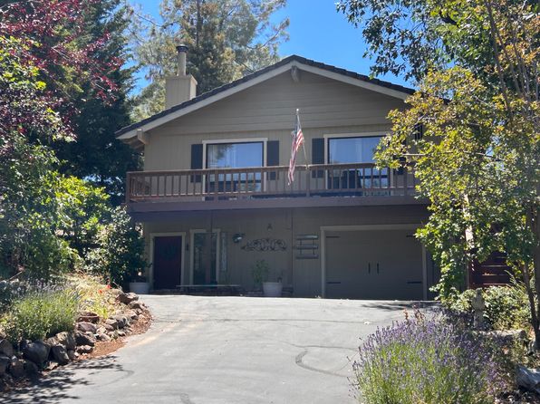 667 Dogwood Dr