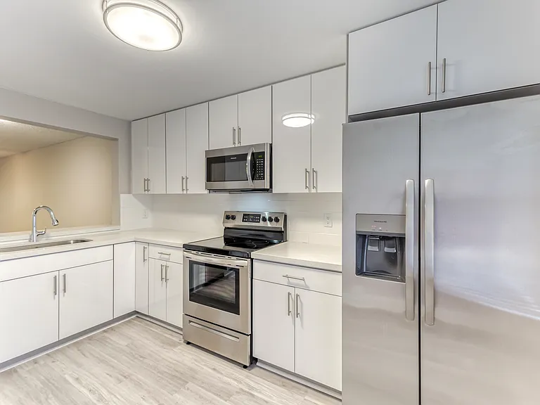 Delray Place Apartments — Photo 16