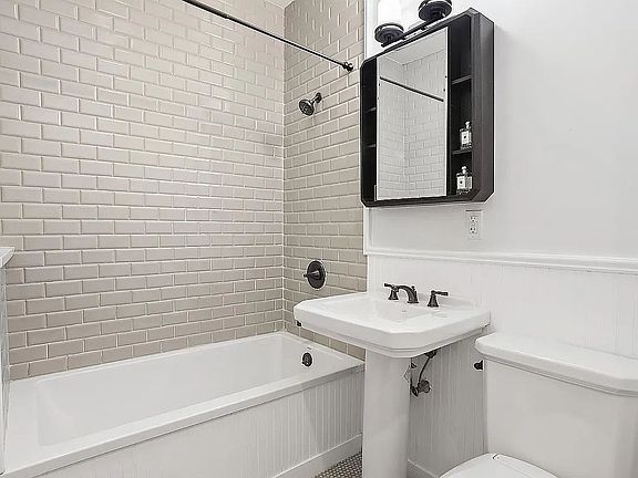 5th image of 940 Fulton St #2C