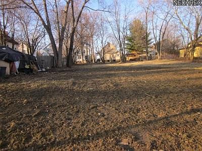 1st image of 101 W Miller Ave