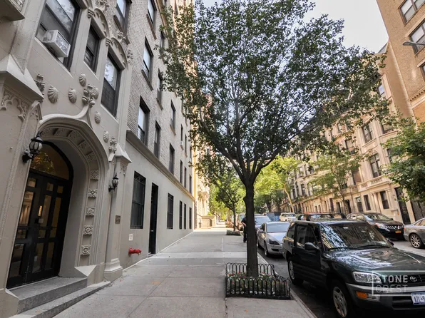 290 Riverside Drive image 15 of 16