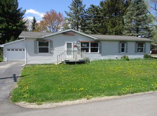 W1262 Condor Rd, Genoa City, WI 53128