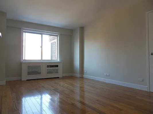 Rented by Stonehenge NYC LLC | media 4