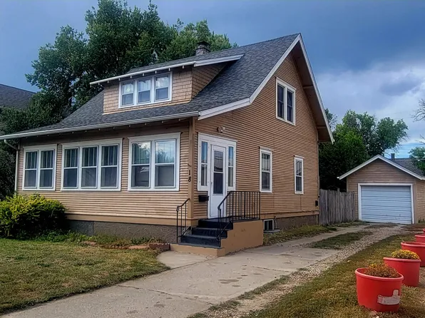 18 9th Ave SW, Aberdeen, SD 57401