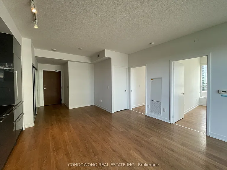115 McMahon Dr #705 — Photo 3