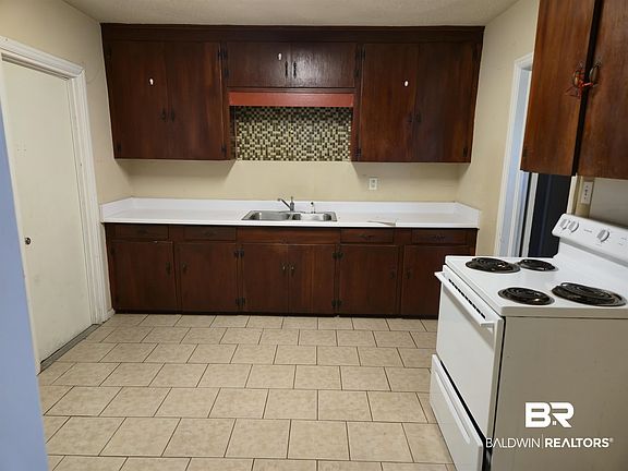 5th image of 75 Picardy St