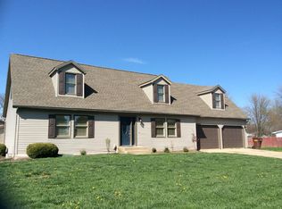 618 Park Meadow Dr, Ligonier, IN