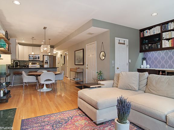 5th image of 3318 N Lakewood Ave #2