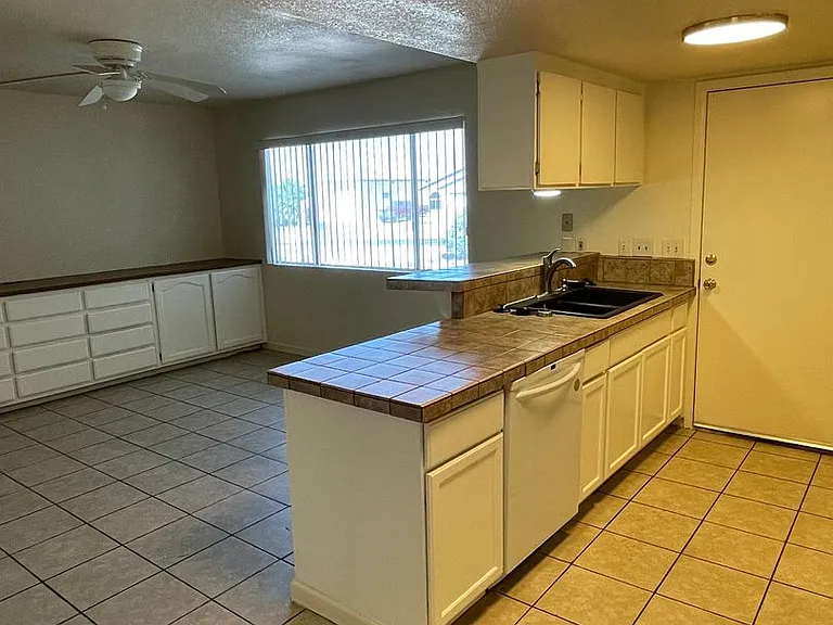 3090 Bounty Ln — Photo 12