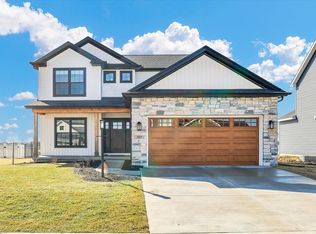 409 Sutton St, Savoy, IL 61874