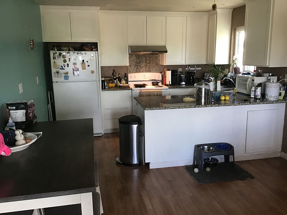 2nd image of 1062 S Delaware St