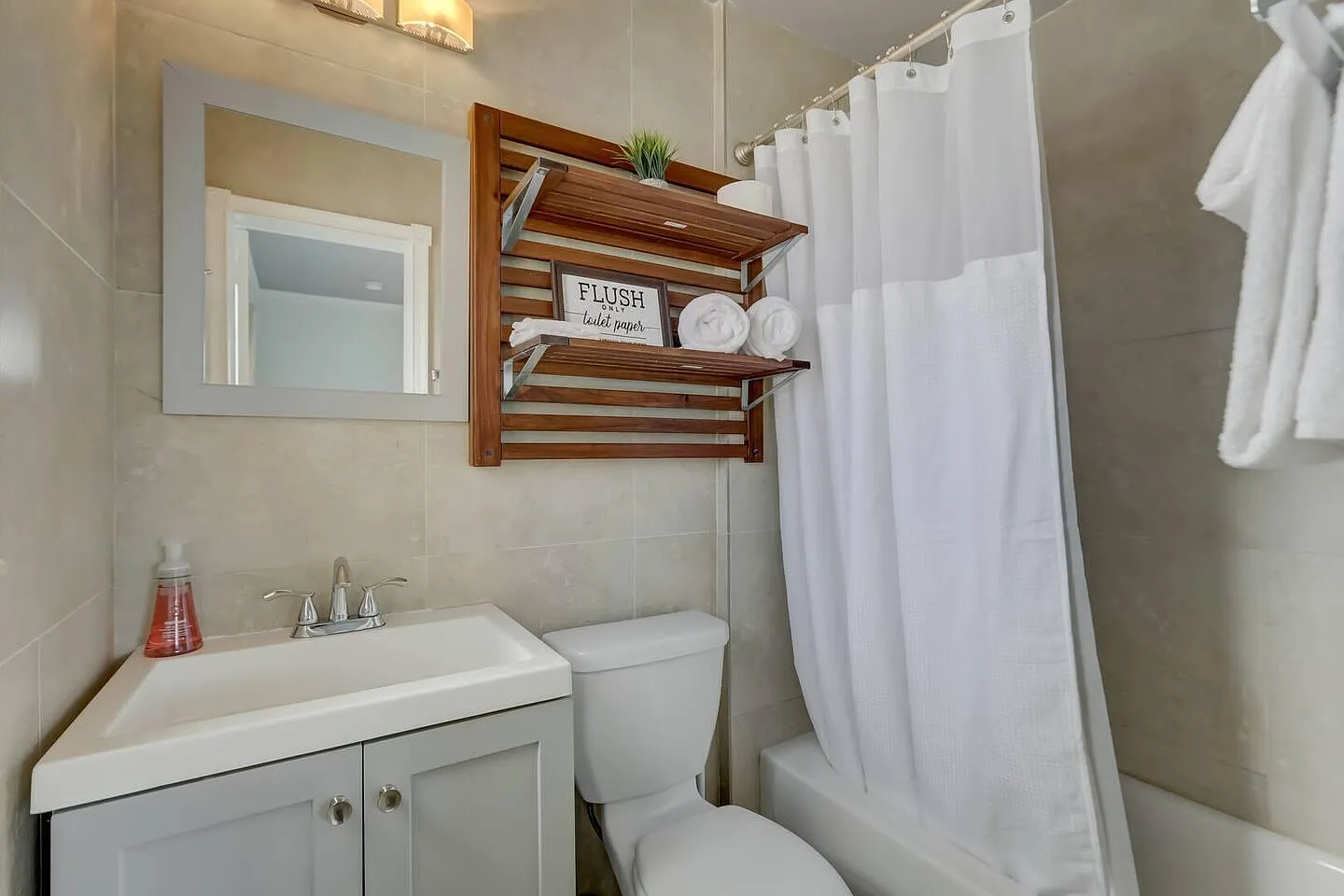 2 bed, 2.0 bath, 1000 sqft, $2,600 — Photo 4