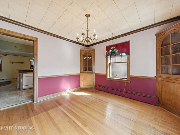 4th image of 6956 W Wellington Ave