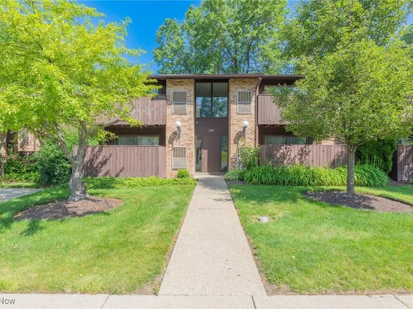 3245 Mayfield Rd APT 9, Cleveland Heights, OH 44118
