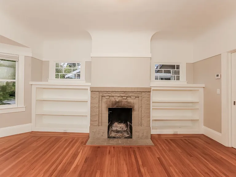 1734 Lincoln St — Photo 4