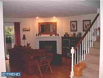FIREPLACE/DEN