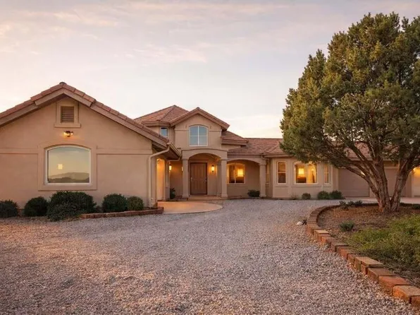 840 Santa Barbara Dr, Farmington, NM 87401