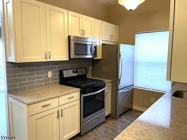 1816 Spruce Hills Dr #1816 — Photo 3