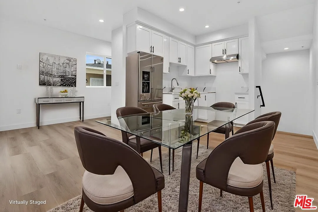 3 bed, 3.5 bath, 1300 sqft, $3,437 — Photo 1