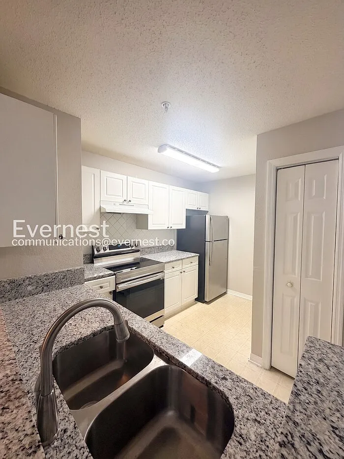 2 bed, 2.0 bath, 1161 sqft, $1,495 — Photo 3