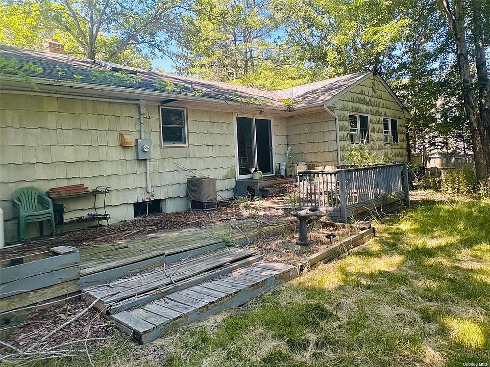 1st image of 133 Fort Pond