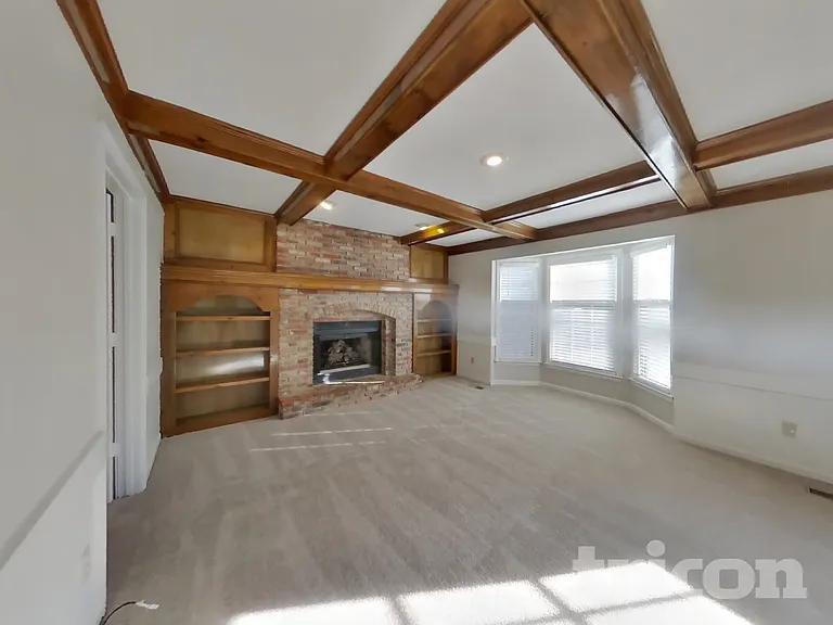 11009 W 131st St — Photo 2