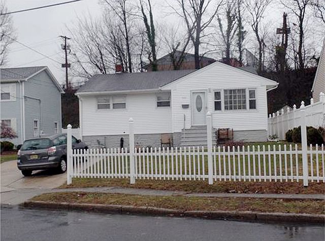 1st image of 523 S Park Dr