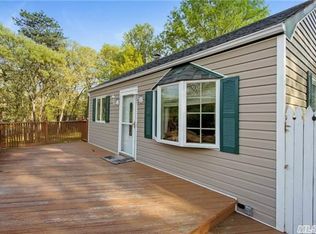 62 Jamaica Ave, Holtsville, NY 11742