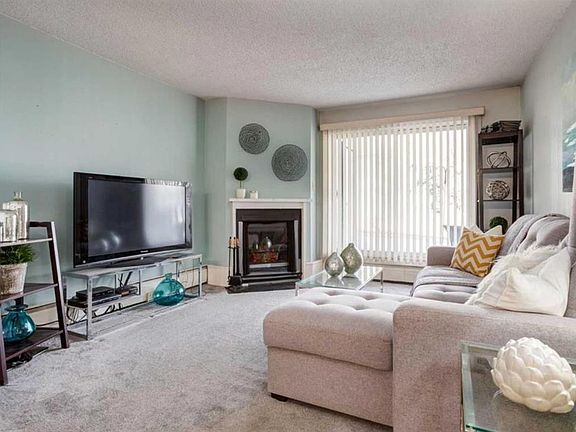 4th image of 315 N Southampton Dr SW #4107