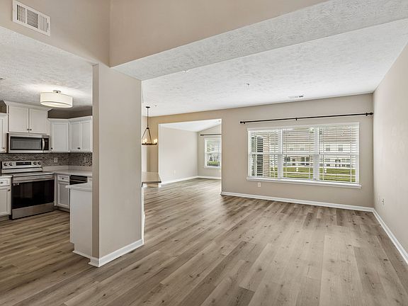 4th image of 1069 Somerset Springs Dr