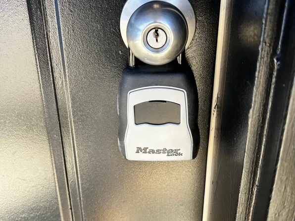 2126 Gerritsen Avenue image 4 of 23