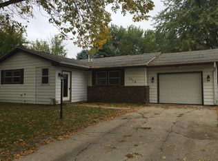 1713 Tulip Ln, Storm Lake, IA 50588
