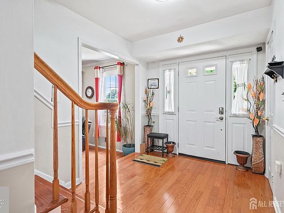 4th image of 78 Henderson Rd