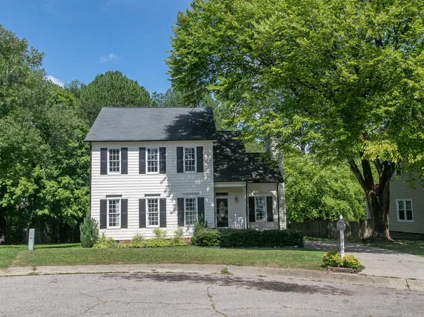 816 White Daisies Ct, Raleigh, NC 27610