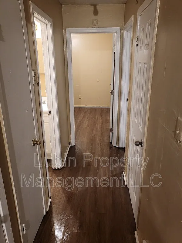 2 bed, 1.0 bath, 870 sqft, $695 — Photo 4