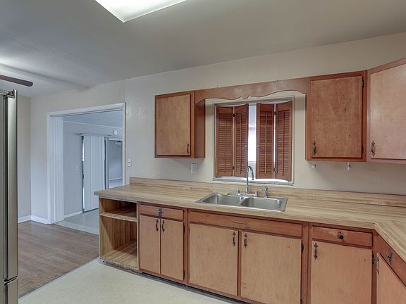 5th image of 1704 Edmundshire Rd