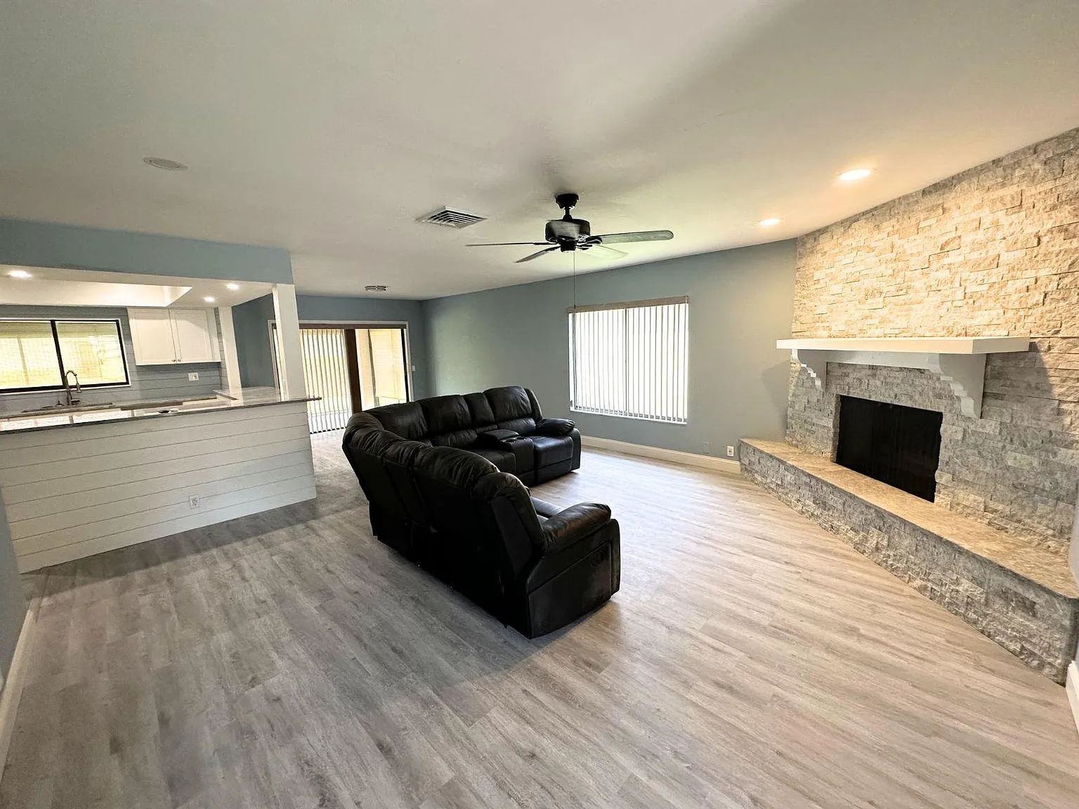 2 bed, 1662 sqft, $2,200 — Photo 4