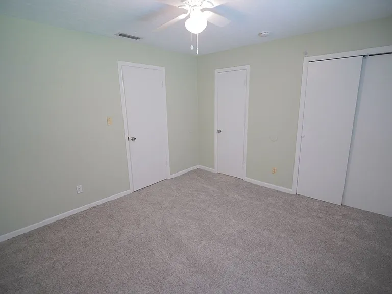 2304 Hartsfield Ct #B — Photo 17