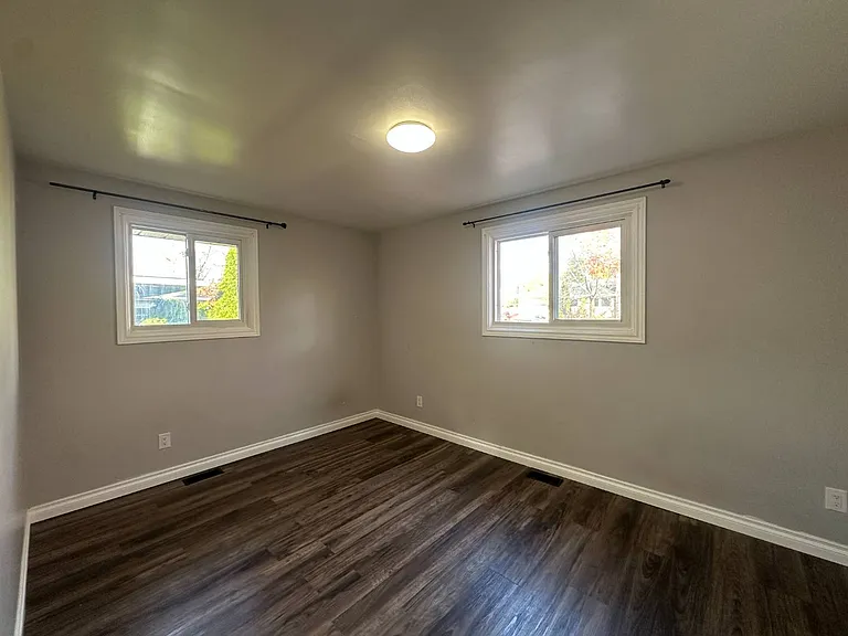 778 Weller St — Photo 10