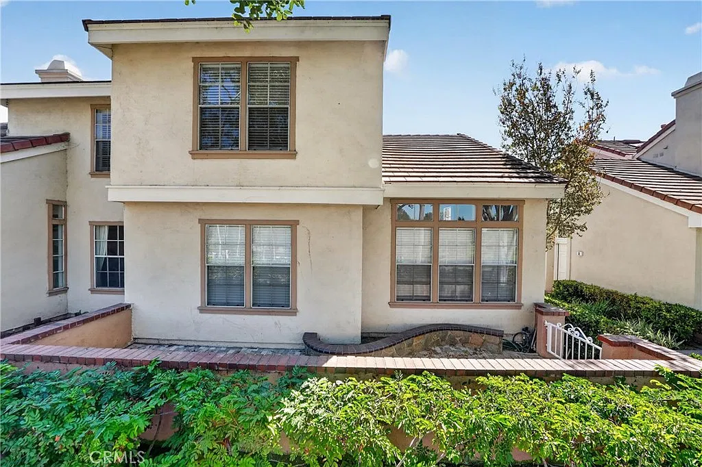 3 bed, 1524 sqft, $5,299 — Photo 2