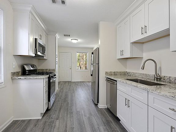 5th image of 338 Edinburgh St