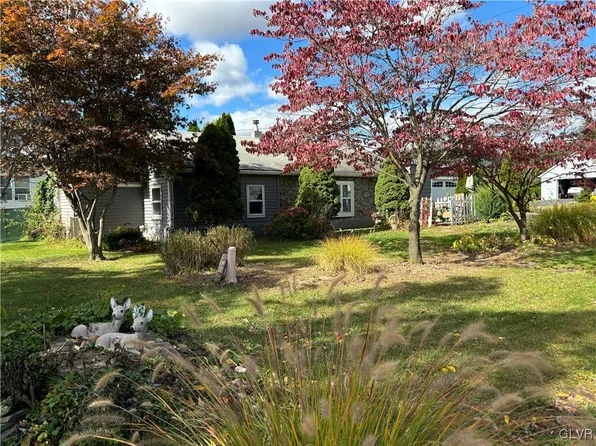 246 Poplar St, Bath, PA 18014