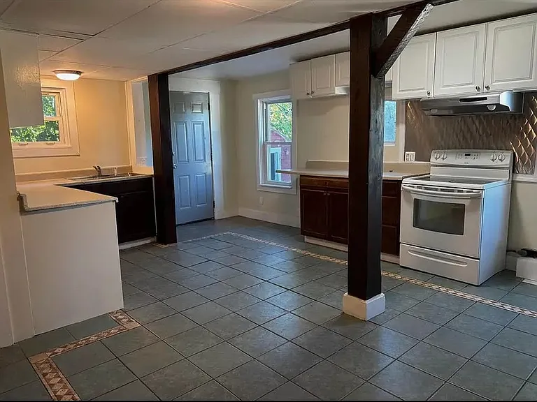 1722 W Main Rd — Photo 3